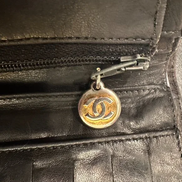 Black CHANEL PATENT LEATHER Wallet Double CC Short - Picture 13 of 16